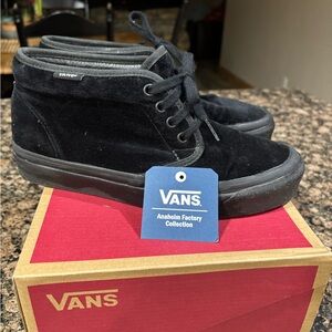 Vans Chukka 49 Dx Anaheim Factory Edition Blk Velvet Women’s size 7.5, EUC, RARE